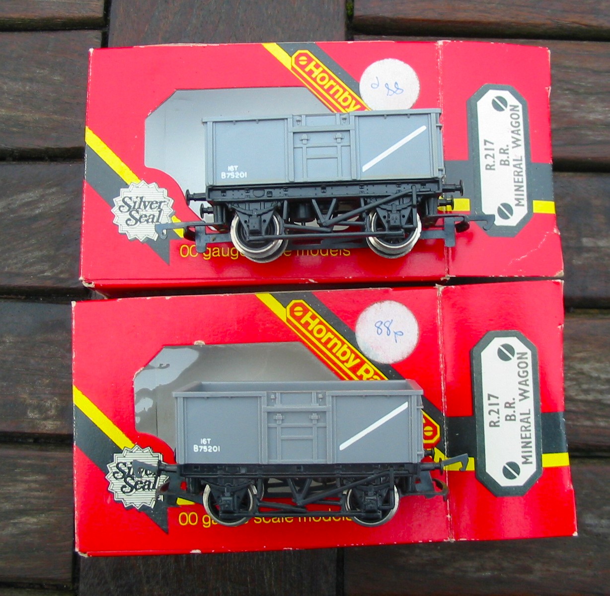 HORNBY R217 - MINERAL WAGON - SILVER SEAL VERSION - EXCELLENT BOXED ...