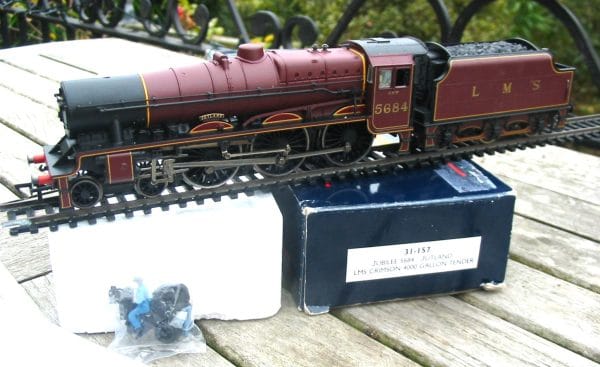 Bachmann 31-157 - Jubilee Class `5684 Jutland` in LMS Crimson livery with 4000 gallon tender - test run only - superb boxed condition ! - Image 2