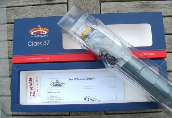 Bachmann 32-781B - Class 37/0 `37041` in BR Blue - superb boxed condition ! - Image 3